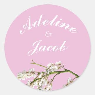 Roze en witte bloemenscript trouwstickers ronde sticker