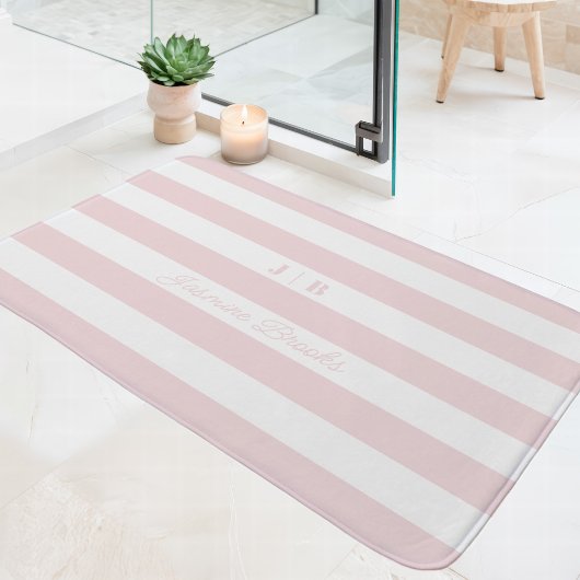 Roze en witte brede strepen monogram naam badmat