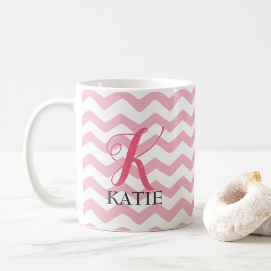 Roze en witte Chevron Monogram Mok (Met donut)