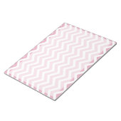 Roze en witte chevron notitieblok (Schuin)