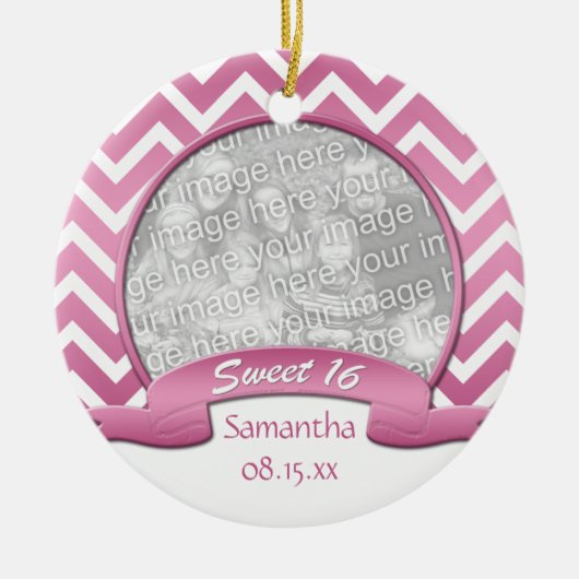 Roze en witte Chevron Sweet 16 Ornament (Voorkant)