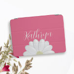 Roze en Witte Daisy Flower Custom Name iPad Pro Cover<br><div class="desc">Een  roze iPad cover met een enkele witte madeliefje. Voeg gewoon jouw namen toe</div>