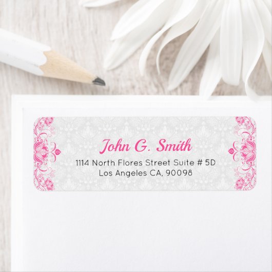 Roze en witte  Floral Swirls & Damascus Label (Insitu)