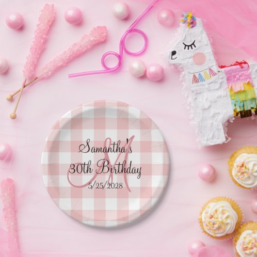 Roze en witte Gingham Monogram Birthday Papieren Bordje (Feest)