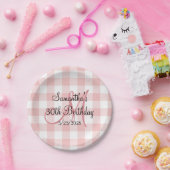 Roze en Witte Gingham Monogram Verjaardag Papieren Bordje (Feest)