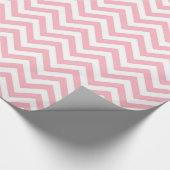 Roze en witte grote Chevron ZigZag Pattern Cadeaupapier (Hoek)
