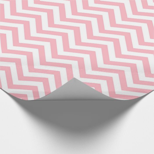 Roze en witte grote Chevron ZigZag Pattern Cadeaupapier (Hoek)