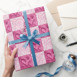 Roze en witte harten Gecontroleerd ompakken papier
