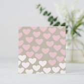 Roze en witte harten verjaardag kaart (Staand voorkant)