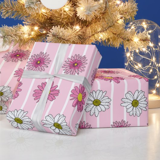 Roze en witte madeliefjes Wildflower Whimsy Cadeaupapier (Feestdagen)