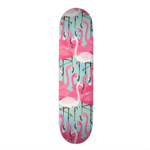 Roze en witte menigte flamingo's skateboard