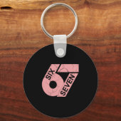 Roze en witte nummer 67 jersey speler uniform #67 sleutelhanger (Voorkant)
