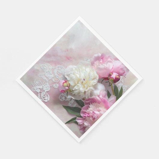 Roze en witte pioenen op kant servet (Hoek)