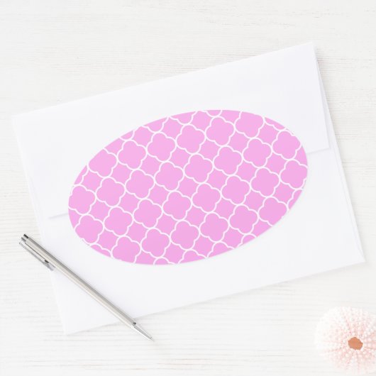 Roze en witte quatrefoliepatroon ovale sticker (Envelop)