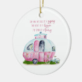 Roze en Witte Retro  Camper met Citaat Keramisch Ornament (Links)