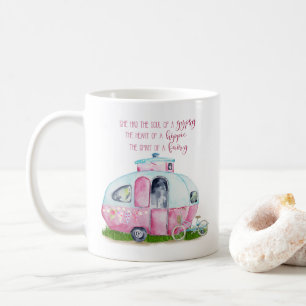 Roze en Witte Retro  Camper met Citaat Koffiemok