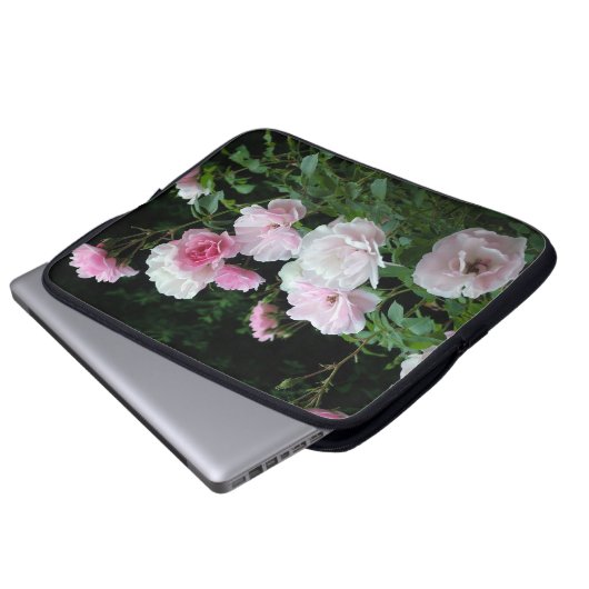  roze en witte rozenbloemen. Floral foto Laptop Sleeve (Voorkant onderkant)