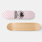Roze en Witte Schaakbord Patroon Skateboard (Horizontaal)