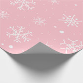 Roze en witte sneeuwvlokken cadeaupapier (Hoek)