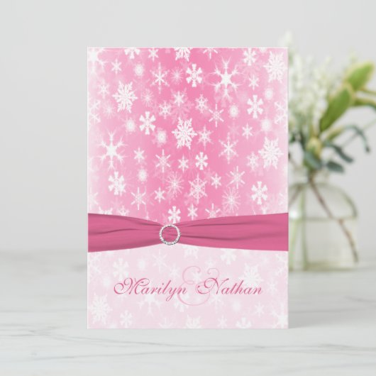Roze en Witte Sneeuwvlokken Huwelijksuitnodiging Kaart (Staand voorkant)