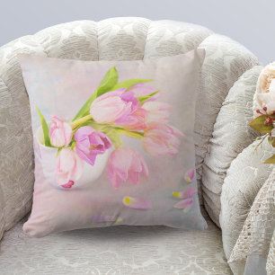 Roze en witte tulpen in theekopjes kussen