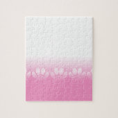 Roze en witte vlekken met achtergrond van krantenp legpuzzel (Verticaal)