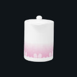 Roze en witte vlekken met achtergrond van krantenp theepot<br><div class="desc">Roze en witte hondenpootafdrukken op een krantenpapier,  een verloop,  een achtergrond. Oorspronkelijk ontwerp.</div>