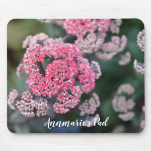 Roze en witte vlinder stonecup bloemen muismat