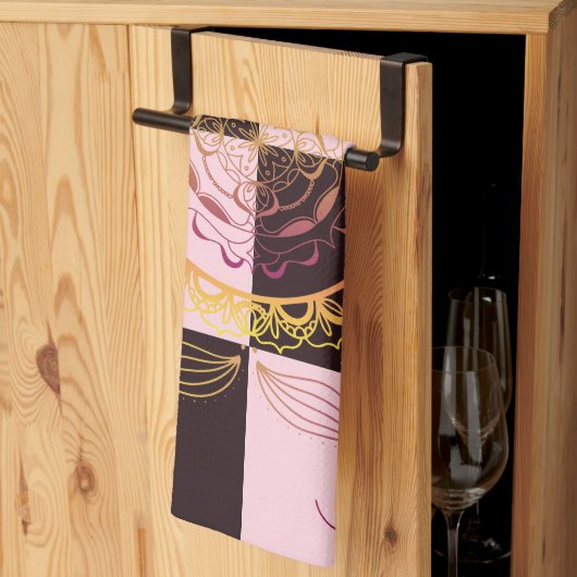 Roze en Zwart Grafische Kunst, Mystic Checkerboard Theedoek (Derde Gevouwen)