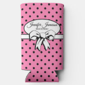 Roze en Zwart Polka Dot White Bow gepersonaliseerd Seltzer Blikjeskoeler (Achterkant)