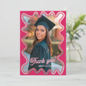 Roze en zwart Squiggly Afstuderen Bedankkaart (Staand voorkant)