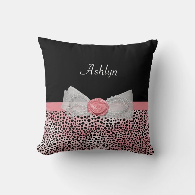 Roze en zwarte Cheetah Print Cute Bow met naam Kussen (Voorkant)