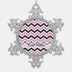 Roze en zwarte chevron patroon tin sneeuwvlok ornament