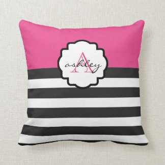 Roze en zwarte driepuntsbuis kussen