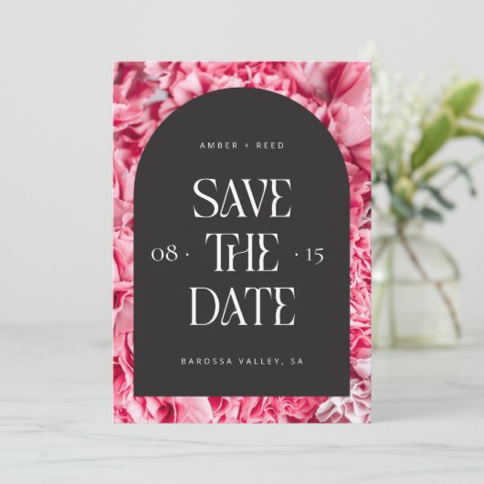 Roze en zwarte Floral Arch Retro Modern Font Save The Date (Staand voorkant)