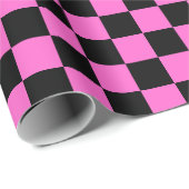 Roze en zwarte ingecheckte markeringspatroon cadeaupapier (Rol Hoek)
