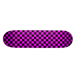 Roze en zwarte klankkaart skateboard