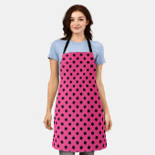 Roze en zwarte pooldots schort (Gedragen)