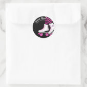 Roze en zwarte Schaats met draagtas Ronde Sticker (Tas)