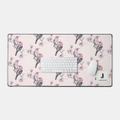 Roze en zwarte vogels op een boomtak monogram bureaumat (Keyboard & Muis)