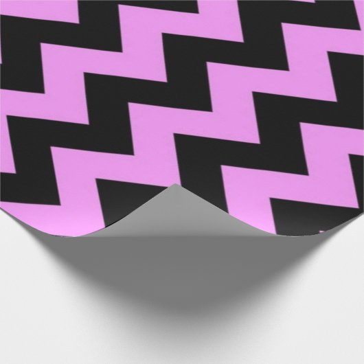 Roze en zwarte zigzag cadeaupapier (Hoek)