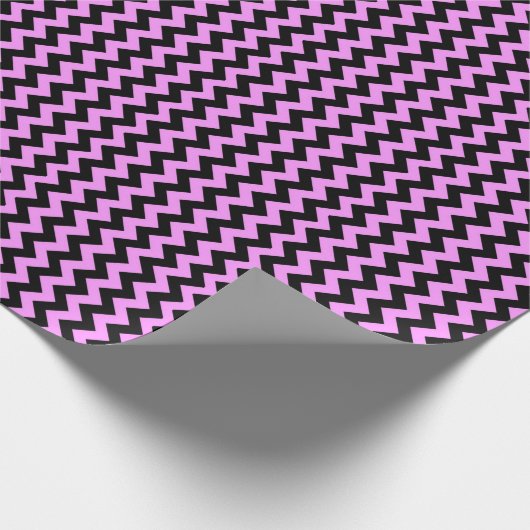 Roze en zwarte zigzag cadeaupapier (Hoek)