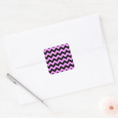 Roze en zwarte zigzag vierkante sticker (Envelop)