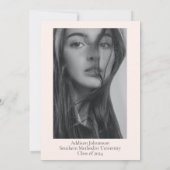 Roze esthetische foto afstudeeraankondiging kaart (Achterkant)