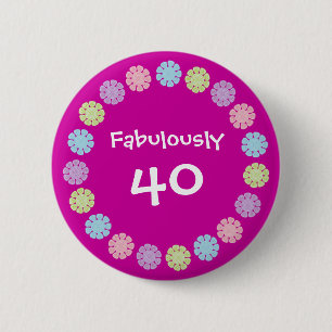 Roze Fabulously 40 Button van de Dag van de Dag /