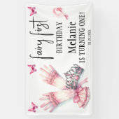 Roze Fairy Tiara Roze Vlinders Eerste Verjaardag Spandoek (Verticaal)