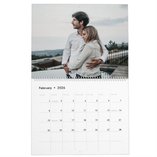 Roze familiemonogram: zwart 20 fotocollage kalender (Feb 2026)