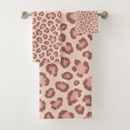 Roze Faux Leopard Huidpatroon Print Bad Handdoek (Insitu)