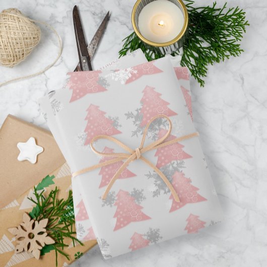 Roze feestelijke kerstboomwerkpapier inpakpapier vel