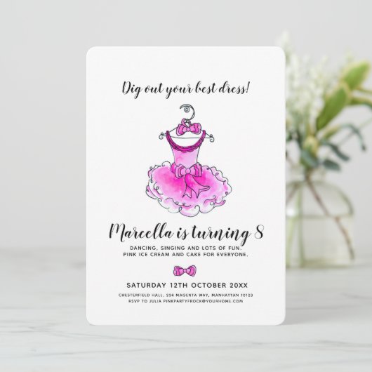 Roze feestjurk meisjes verjaardag kaart (Staand voorkant)